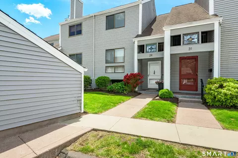 29 Crossroads Ln #29, Glastonbury, CT 06033