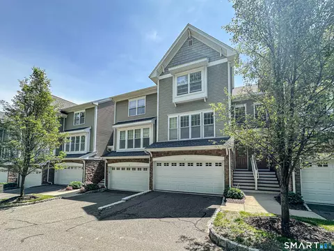 6 Lawrence Ave #6, Danbury, CT 06810