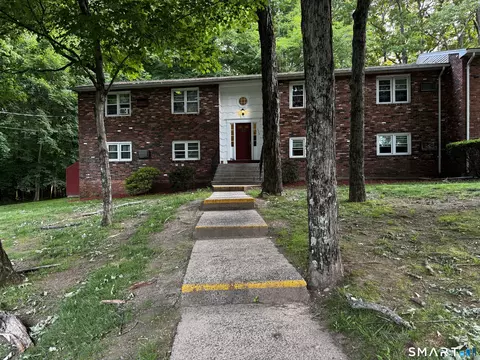 1117 Waterbury Rd #1B, Cheshire, CT 06410