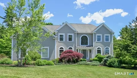 3 Hamlin Ct, Brookfield, CT 06804