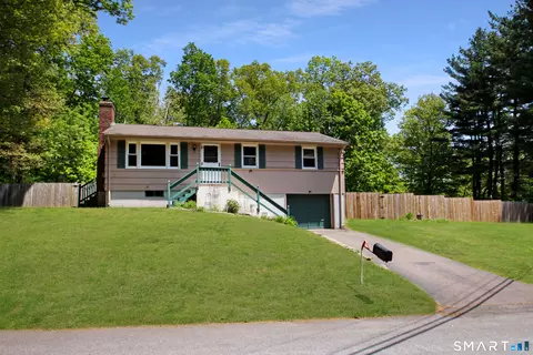 4 Walnut Dr, Hebron, CT 06248