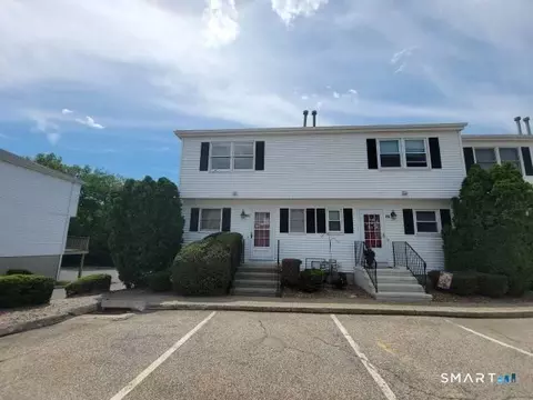 28 Commodore Cmns #28, Derby, CT 06418