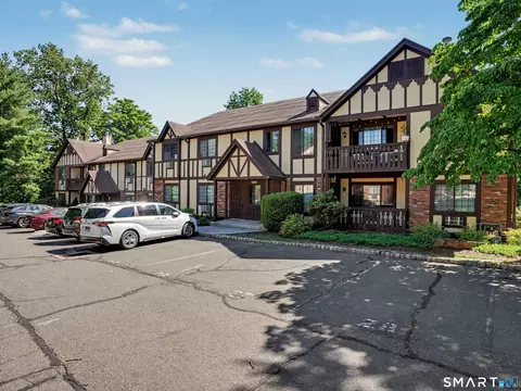 31 Teresa Pl #31, Bridgeport, CT 06606