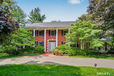 11 Tanglewood Dr, Danbury, CT 06811