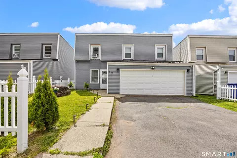 17 Inverness Ln, Middletown, CT 06457