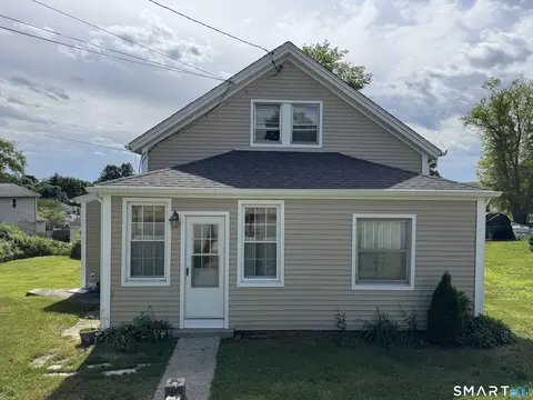59 Olive St, Waterford, CT 06385