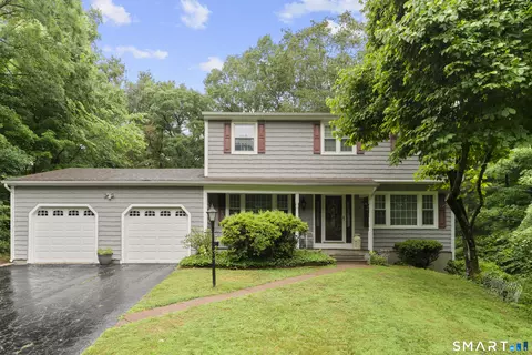 67 Laurel Wood Dr, Shelton, CT 06484