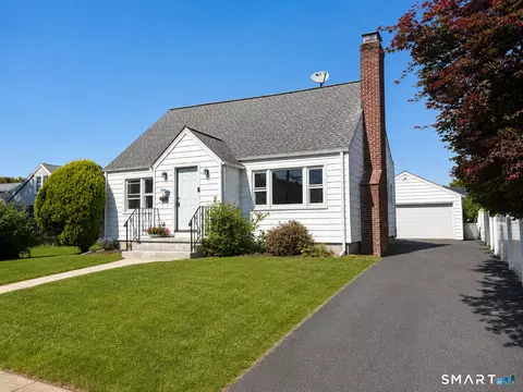 210 Stratfield Pl, Bridgeport, CT 06606