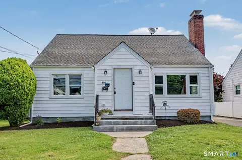 210 Stratfield Pl, Bridgeport, CT 06606