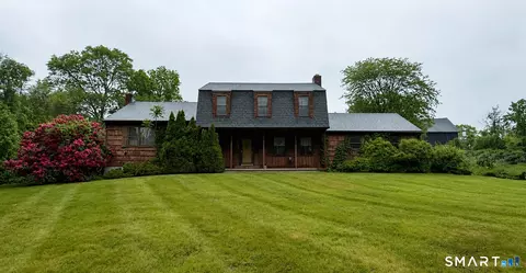 200 Old Coach Ln, Stratford, CT 06614