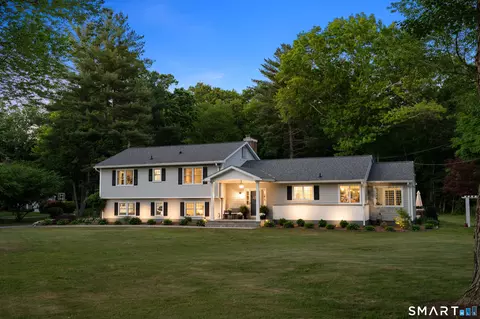 121 Thornwood Rd, Stamford, CT 06903