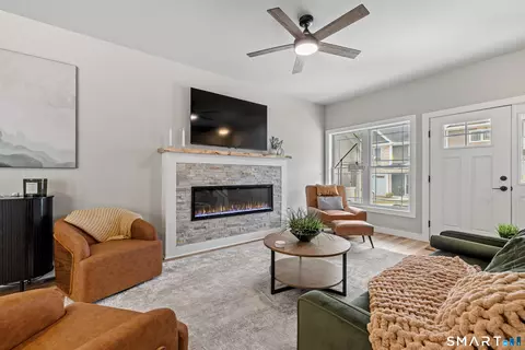 Living - 39 Valley View Dr #14B, Killingly, CT 06241 photo 1 of 4