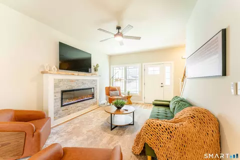 Living - 37 Valley View Dr #14A, Killingly, CT 06241 photo 2 of 3