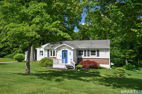 146 Lone Oak Dr, New Milford, CT 06776