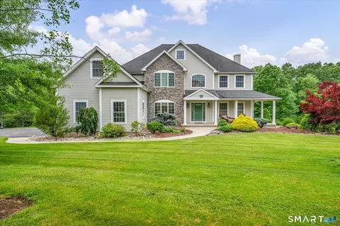 193 Scarborough Ln, Middletown, CT 06457