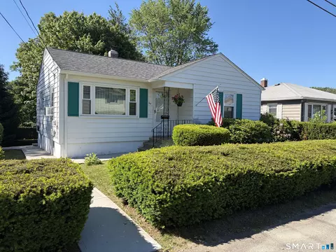 67 Yeaton St, Waterbury, CT 06708