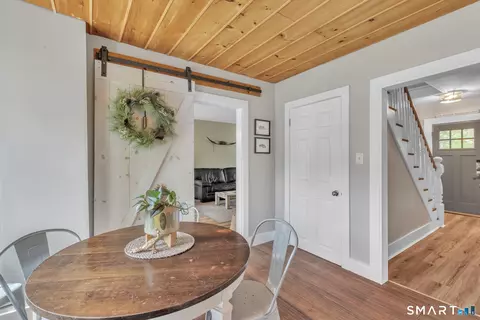 Entry Way - 651 Cook Hill Rd, Killingly, CT 06239 photo 2 of 3