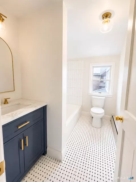 Bath - 249 Ridge Rd, Wethersfield, CT 06109 photo 2 of 3