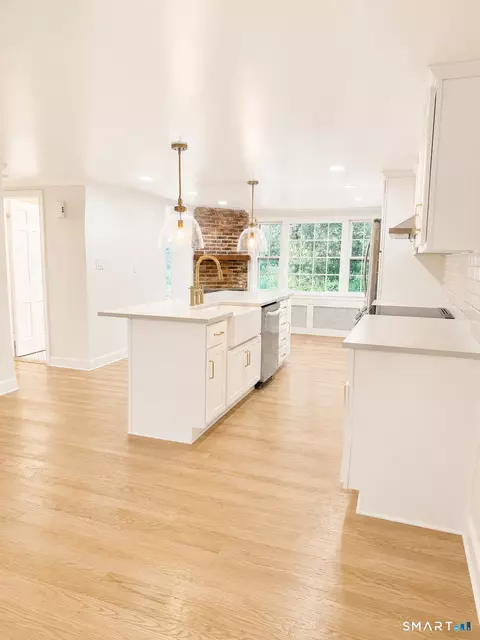249 Ridge Rd, Wethersfield, CT 06109