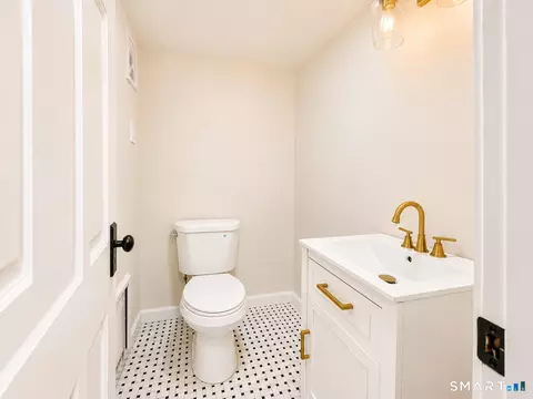 Bath - 249 Ridge Rd, Wethersfield, CT 06109 photo 1 of 3