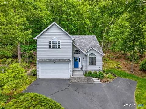 30 Yorkshire Dr, Waterford, CT 06385