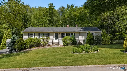 7 Winthrop Dr, Shelton, CT 06484