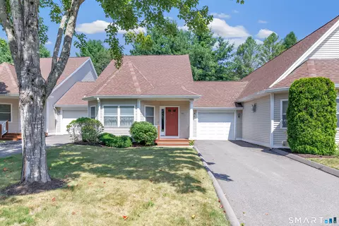 182 Summerfield Gdns #182, Shelton, CT 06484
