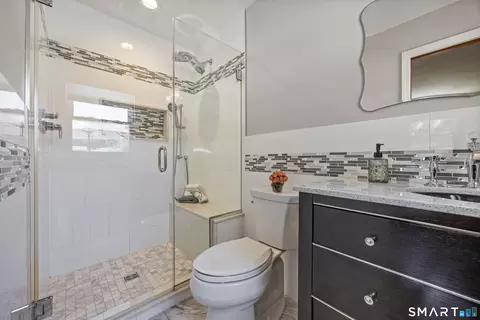 Bath - 1500 Rhey Ave, Wallingford, CT 06492 photo 2 of 2
