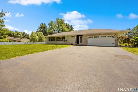 Exterior - 1500 Rhey Ave, Wallingford, CT 06492 photo 3 of 7