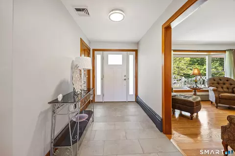 Entry Way - 1500 Rhey Ave, Wallingford, CT 06492 photo 3 of 3