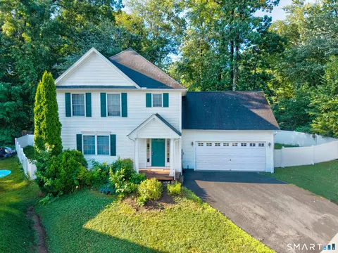 58 Royal Oaks Ave, East Hampton, CT 06424