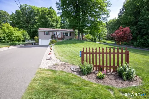 154 Meeting House Hill Rd, Durham, CT 06422