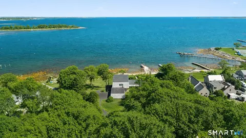 39 Chippechaug Trl, Stonington, CT 06355