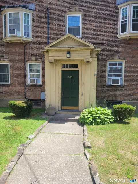 606 Wilmot Ave #4, Bridgeport, CT 06607