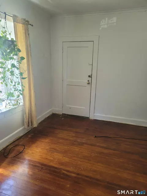 606 Wilmot Ave #4, Bridgeport, CT 06607
