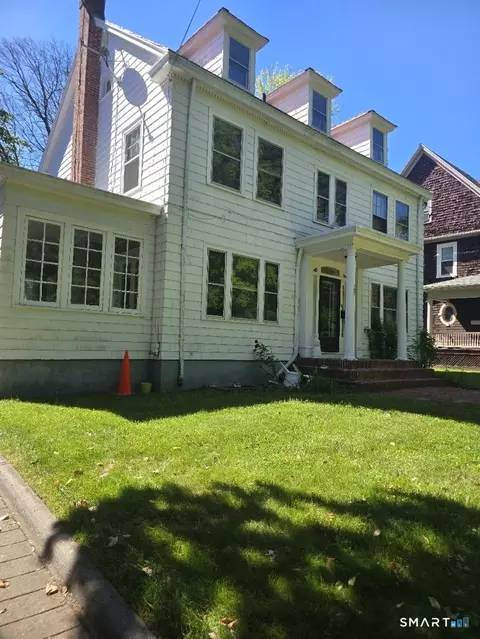 197 Ridgefield St, Hartford, CT 06112