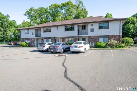 140 Thompson St #17C, East Haven, CT 06513
