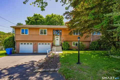 93 Court St, Cromwell, CT 06416