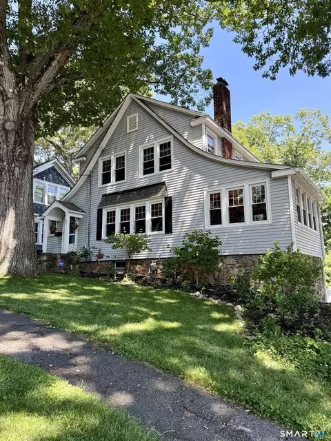 107 Knapp St, Stamford, CT 06907