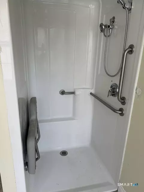 Bath - 295 Ridge Rd #9, Wethersfield, CT 06109 photo 3 of 3