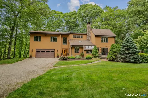 18 South Rd, Bozrah, CT 06334