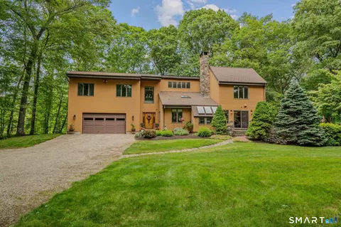 18 South Rd, Bozrah, CT 06334