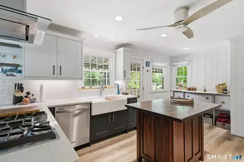 Kitchen - 542 Halladay Ave W, Suffield, CT 06078 photo 2 of 4