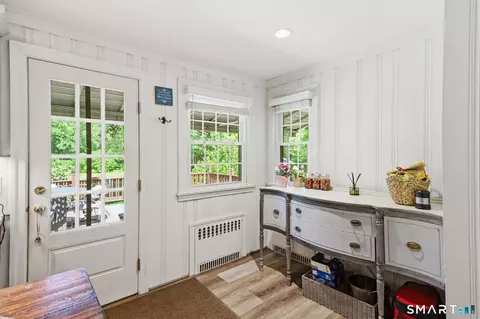 Entry Way - 542 Halladay Ave W, Suffield, CT 06078 photo 3 of 4