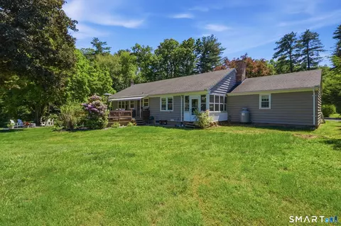 Exterior - 542 Halladay Ave W, Suffield, CT 06078 photo 12 of 14