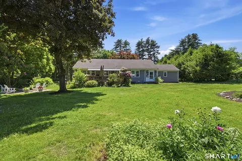 Exterior - 542 Halladay Ave W, Suffield, CT 06078 photo 11 of 14