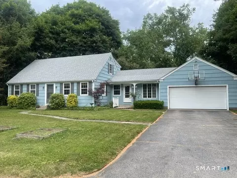 6 Harvard Rd, Gales Ferry, CT 06335