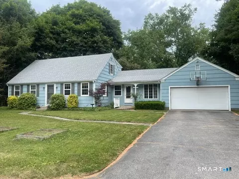 6 Harvard Rd, Gales Ferry, CT 06335