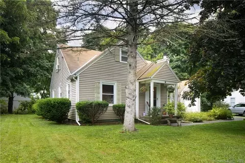 22 Walton St, Lakeville, CT 06039