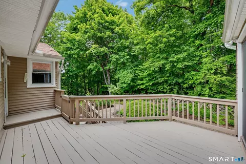 Exterior - 27 Apple Ln, Redding, CT 06896 photo 5 of 13